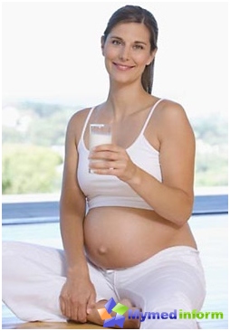 A fim de prevenir Rahita, é necessário cuidar da saúde de outro feto - na dieta da futura mãe deve haver um número suficiente de produtos lácteos fermentados, carne e peixe