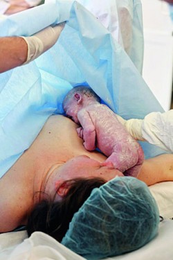Grossesse, deuxième grossesse, section césarienne, complications pour l'accouchement, témoignage de la césarienne, la naissance d'un enfant