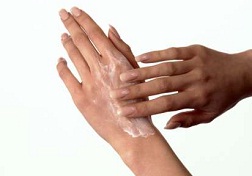 Lidové léky na artrózu rukou: masti a tření