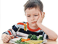 The child does not want to eat anything, what to do?