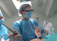 Como a operação laparoscópica é realizada